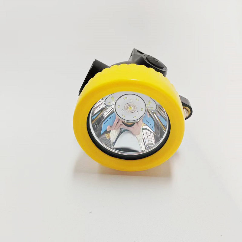 Features of 5000 Lux 2.6Ah Mining Helmet Light