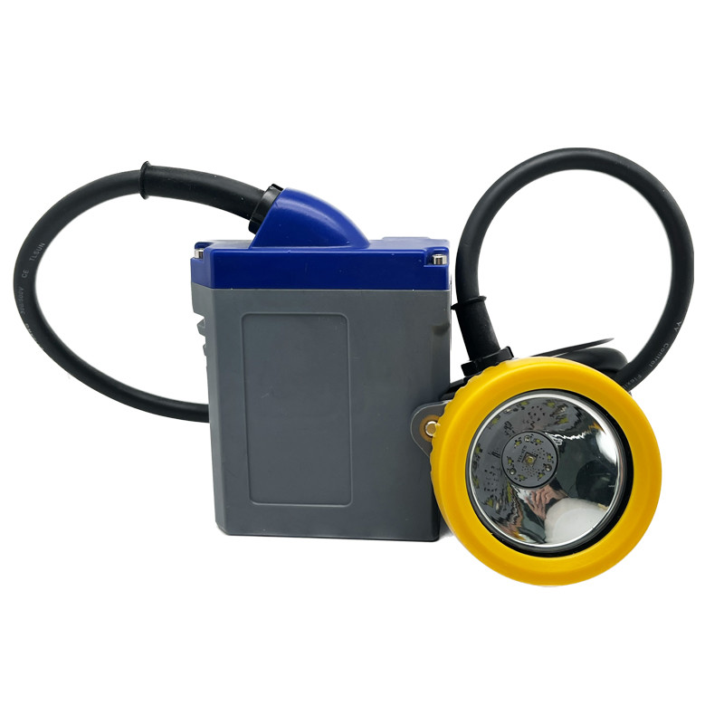 Advantages of 15000 LUX miners hard hat with lamp.jpg